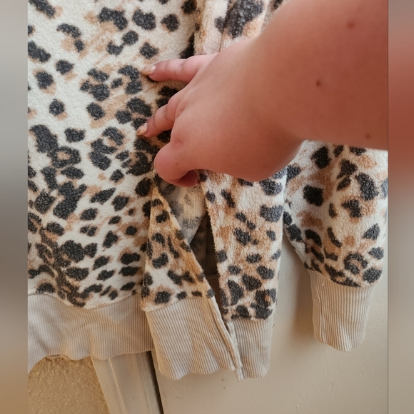Aerie- Leopard Crew Neck Sweatshirt - Picture 4 of 5
